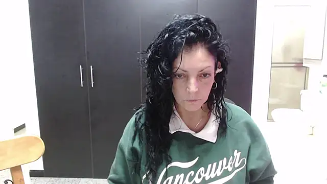 mijal queen online show from 11/14/25, 02:54