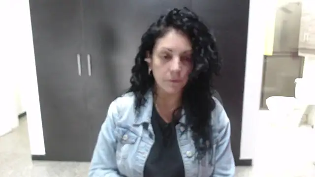 mijal queen online show from 11/21/25, 02:54