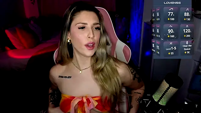 Snapshot of queenxlexy chatting on 12/29/24, 10:25 queenxlexy online show from 12/29/24, 10:25