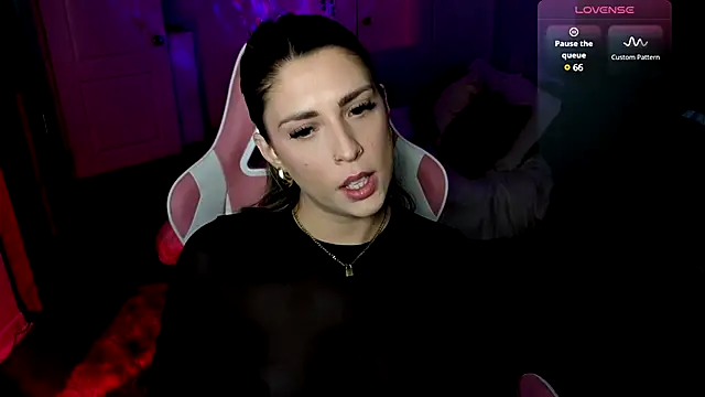 Snapshot of queenxlexy chatting on 01/07/25, 06:24 queenxlexy online show from 01/07/25, 06:24