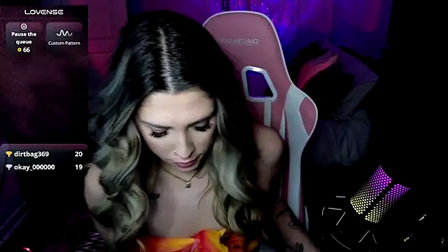 Snapshot of queenxlexy chatting on 01/14/25, 09:41 queenxlexy online show from 01/14/25, 09:41