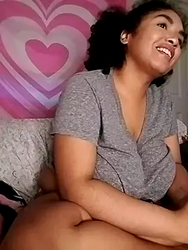 Snapshot of TasteeKitty chatting on 02/04/25, 01:34 TasteeKitty online show from 02/04/25, 01:34