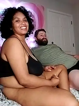 Snapshot of TasteeKitty chatting on 10/01/25, 12:05 TasteeKitty online show from 10/01/25, 12:05