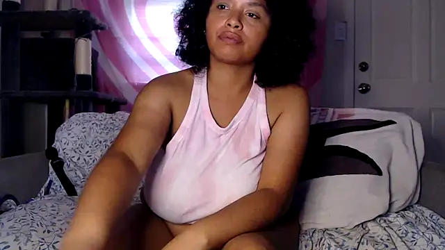 Snapshot of TasteeKitty chatting on 10/20/25, 07:58 TasteeKitty online show from 10/20/25, 07:58