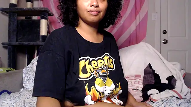 Snapshot of TasteeKitty chatting on 10/30/25, 07:54 TasteeKitty online show from 10/30/25, 07:54