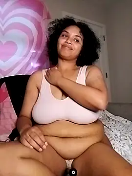 Snapshot of TasteeKitty chatting on 11/13/25, 11:36 TasteeKitty online show from 11/13/25, 11:36