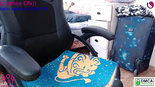 Snapshot of sweet_cute_cat chatting on 02/13/25, 08:38 sweet cute cat online show from 02/13/25, 08:38