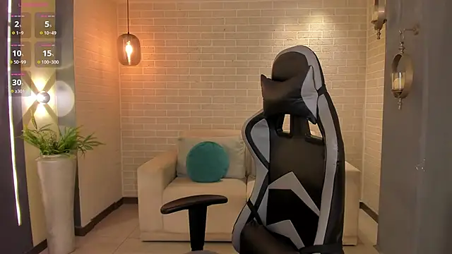 EllaClark online show from 10/08/25, 06:16