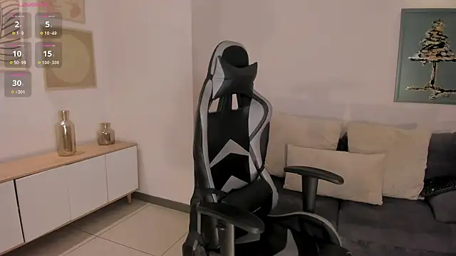 EllaClark online show from 10/18/25, 04:30