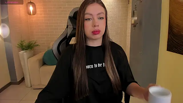 EllaClark online show from 10/19/25, 11:00