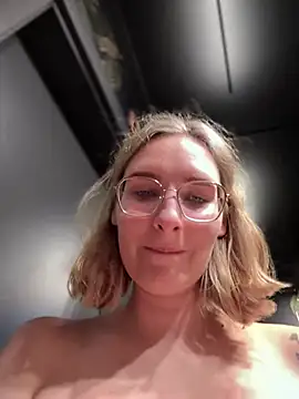 The Snowwhitee online show from 12/20/24, 10:22