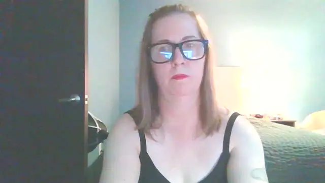 Snapshot of SweetandNaughty1 chatting on 12/17/24, 10:32 SweetandNaughty1 online show from 12/17/24, 10:32