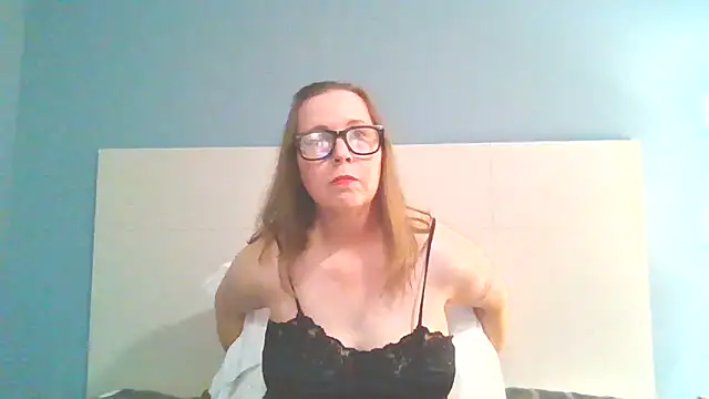 Snapshot of SweetandNaughty1 chatting on 02/13/25, 02:45 SweetandNaughty1 online show from 02/13/25, 02:45