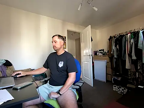 Kramer023 online show from 09/24/25, 09:23