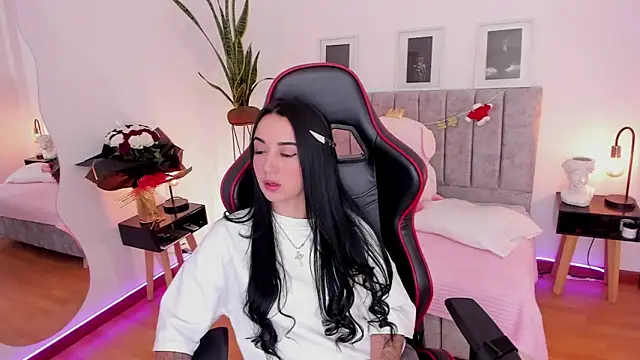 EmmyEvans1 online show from 12/09/24, 07:39