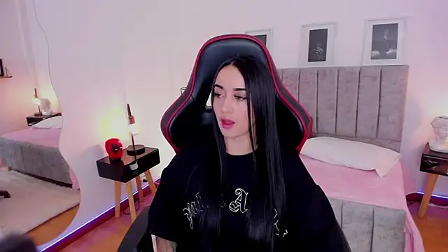 EmmyEvans1 online show from 01/07/25, 07:17