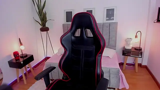 EmmyEvans1 online show from 01/08/25, 08:18