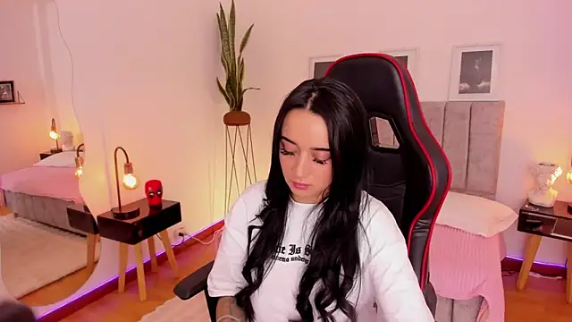 EmmyEvans1 online show from 01/17/25, 07:38