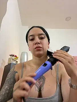 EmmyEvans1 online show from 02/02/25, 07:57