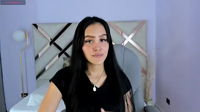 tati saldarriaga online show from 11/12/25, 09:03