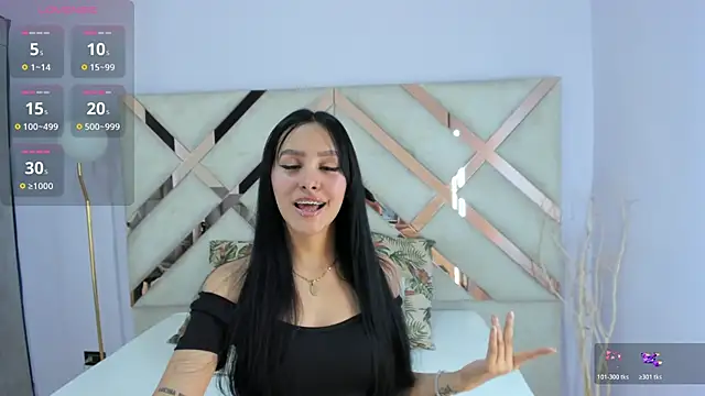 tati saldarriaga online show from 11/18/25, 07:51