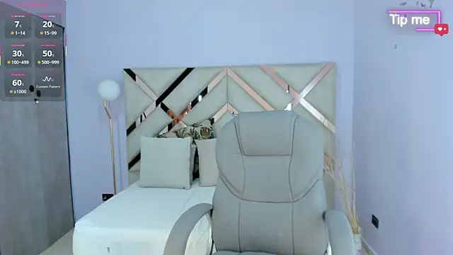 tati saldarriaga online show from 11/19/25, 07:58