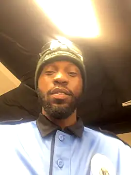 Snapshot of danieldonte chatting on 11/16/25, 12:22 danieldonte online show from 11/16/25, 12:22