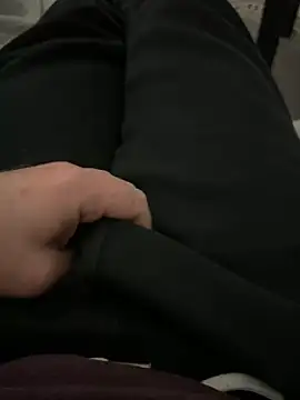 Snapshot of _Inchiodo_ chatting on 03/12/25, 10:39 Inchiodo online show from 03/12/25, 10:39