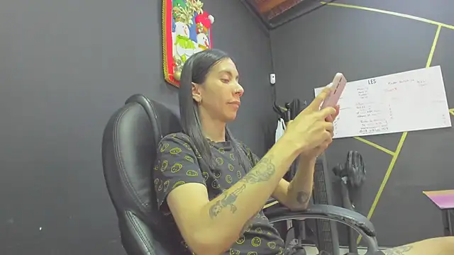 SKINNY FEMBOY online show from 12/31/24, 07:29