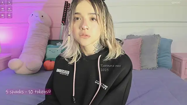 Snapshot of _Tammara_ chatting on 10/10/25, 01:54 Tammara online show from 10/10/25, 01:54