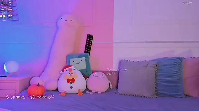 Snapshot of _Tammara_ chatting on 11/11/25, 10:43 Tammara online show from 11/11/25, 10:43