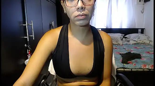 Snapshot of sensual_nataliee chatting on 12/27/24, 06:42 sensual nataliee online show from 12/27/24, 06:42