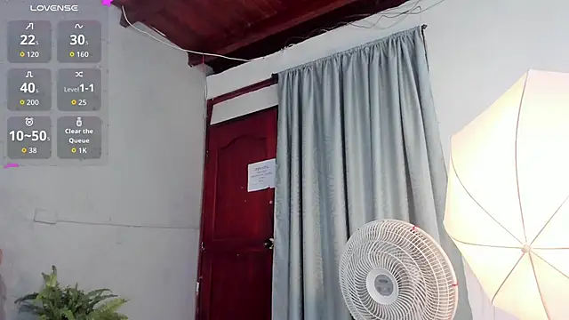 Snapshot of niky_doll_ chatting on 09/17/25, 01:35 niky doll online show from 09/17/25, 01:35