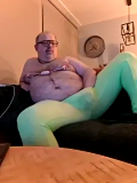 Bibear197511 online show from 11/19/25, 06:08