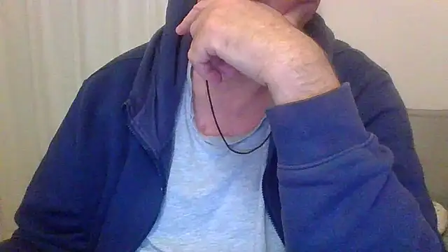 Snapshot of ANONIMO7735 chatting on 10/10/25, 05:01 ANONIMO7735 online show from 10/10/25, 05:01