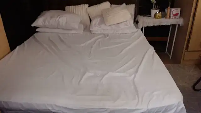 Snapshot of xheavenlytrans chatting on 11/12/25, 02:17 xheavenlytrans online show from 11/12/25, 02:17