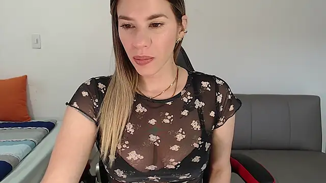 Snapshot of ms_sofia_x chatting on 09/19/25, 12:28 ms sofia x online show from 09/19/25, 12:28