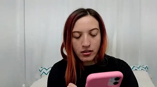 Snapshot of ninaa_fox chatting on 02/11/25, 02:02 ninaa fox online show from 02/11/25, 02:02