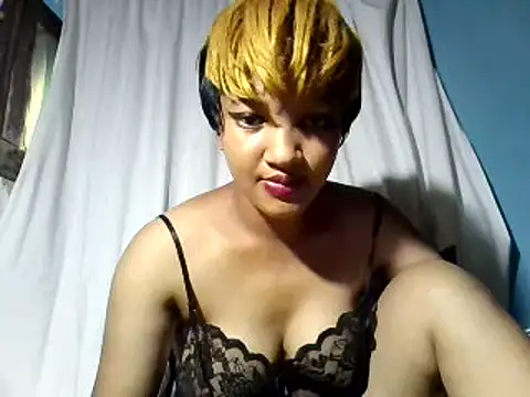 Snapshot of AVRILA chatting on 03/04/25, 02:53 AVRILA online show from 03/04/25, 02:53