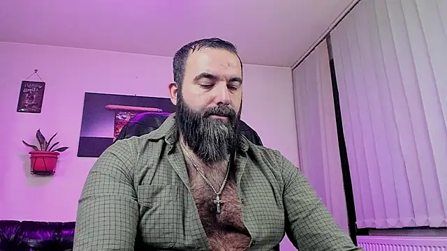 Snapshot of ChristophJules chatting on 12/13/24, 01:04 ChristophJules online show from 12/13/24, 01:04