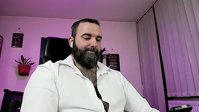 Snapshot of ChristophJules chatting on 03/05/25, 02:03 ChristophJules online show from 03/05/25, 02:03