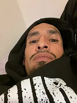 Snapshot of Prettyboiflaco chatting on 12/31/24, 03:01 Prettyboiflaco online show from 12/31/24, 03:01