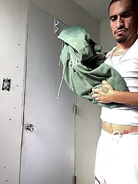 Snapshot of Prettyboiflaco chatting on 02/07/25, 04:14 Prettyboiflaco online show from 02/07/25, 04:14