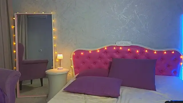 Ariana Petite online show from 12/13/24, 06:42