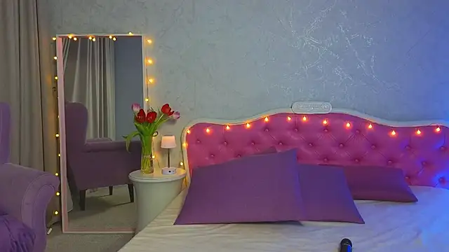 Ariana Petite online show from 03/09/25, 11:56