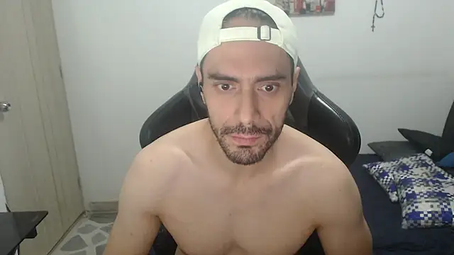 Snapshot of samuelgarcia_ chatting on 10/12/25, 11:09 samuelgarcia online show from 10/12/25, 11:09