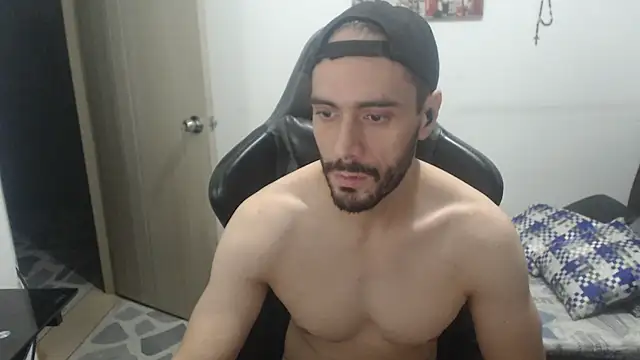 Snapshot of samuelgarcia_ chatting on 10/24/25, 08:33 samuelgarcia online show from 10/24/25, 08:33