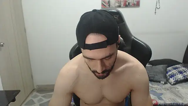 Snapshot of samuelgarcia_ chatting on 11/04/25, 10:47 samuelgarcia online show from 11/04/25, 10:47