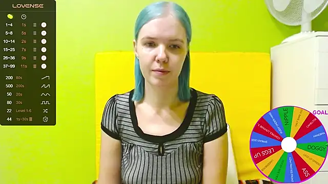 Snapshot of Ultra_Meow chatting on 10/12/25, 05:23 Ultra Meow online show from 10/12/25, 05:23