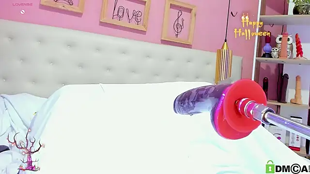 Snapshot of leylla_ chatting on 10/24/25, 09:00 leylla online show from 10/24/25, 09:00